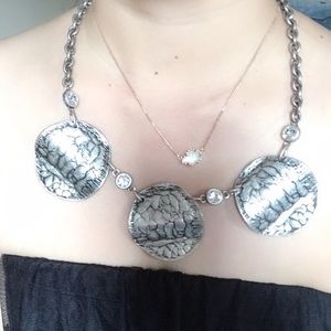Metal necklace